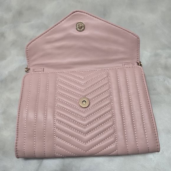 Badgley Mischka Studio Trendy Pale Pink Quilted Rose Gold Color Chain Bag - Picture 4 of 9